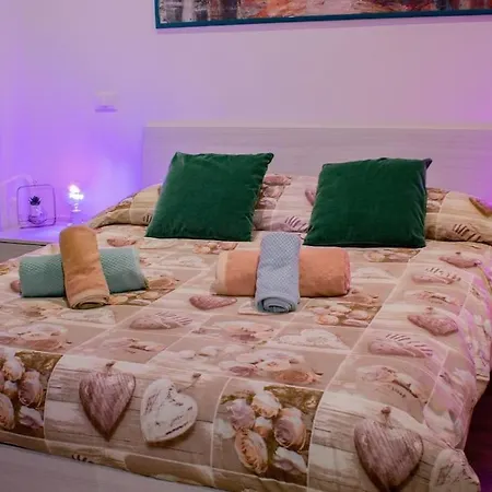 Urban Loft - Purple Loft Apartment Turin