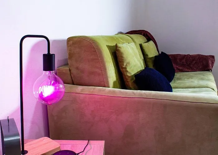 Urban Loft - Purple Loft Apartment *